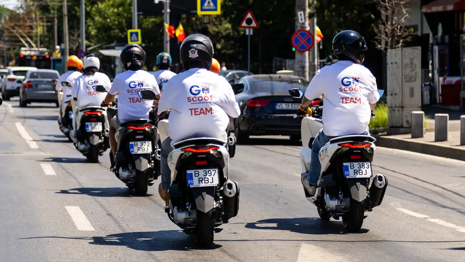 Scutere GoScoot în trafic, București