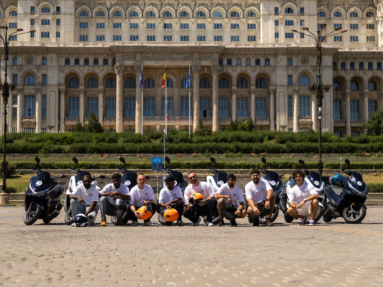 Echipa GoScoot cu flota, Palatul Parlamentului