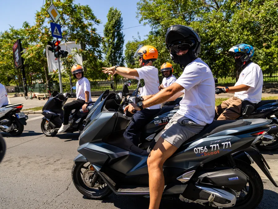 Scuter GoScoot în oraș, București